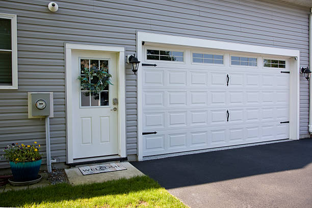 24/7 Emergency Garage Door Panel Replacement experts in Fruitdale, CA